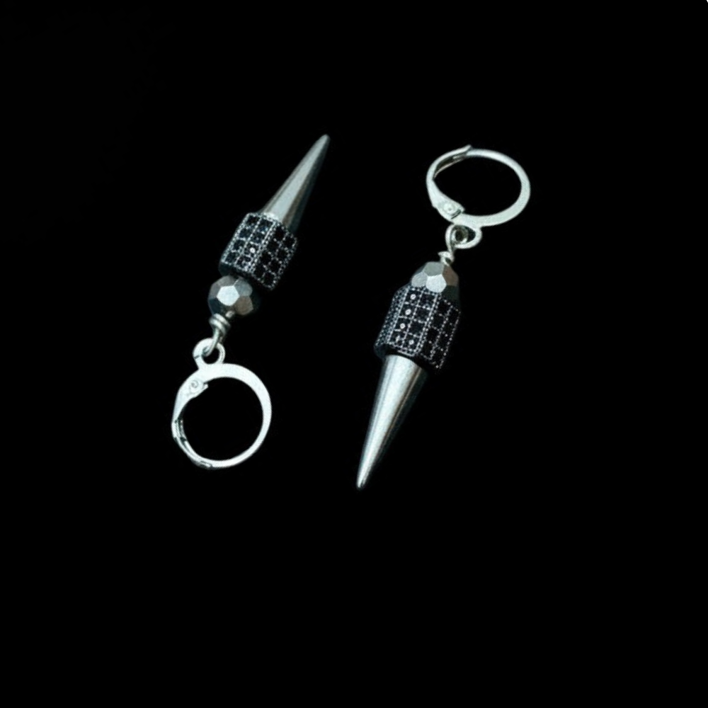 Fallen Night - Earrings | Silver Spike Drops