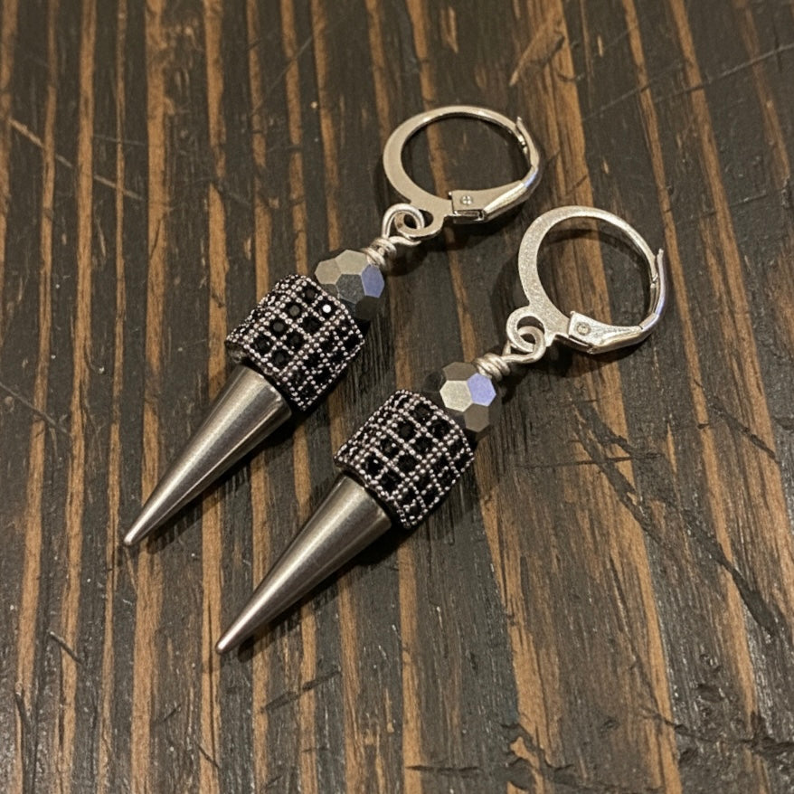 Fallen Night - Earrings | Silver Spike Drops