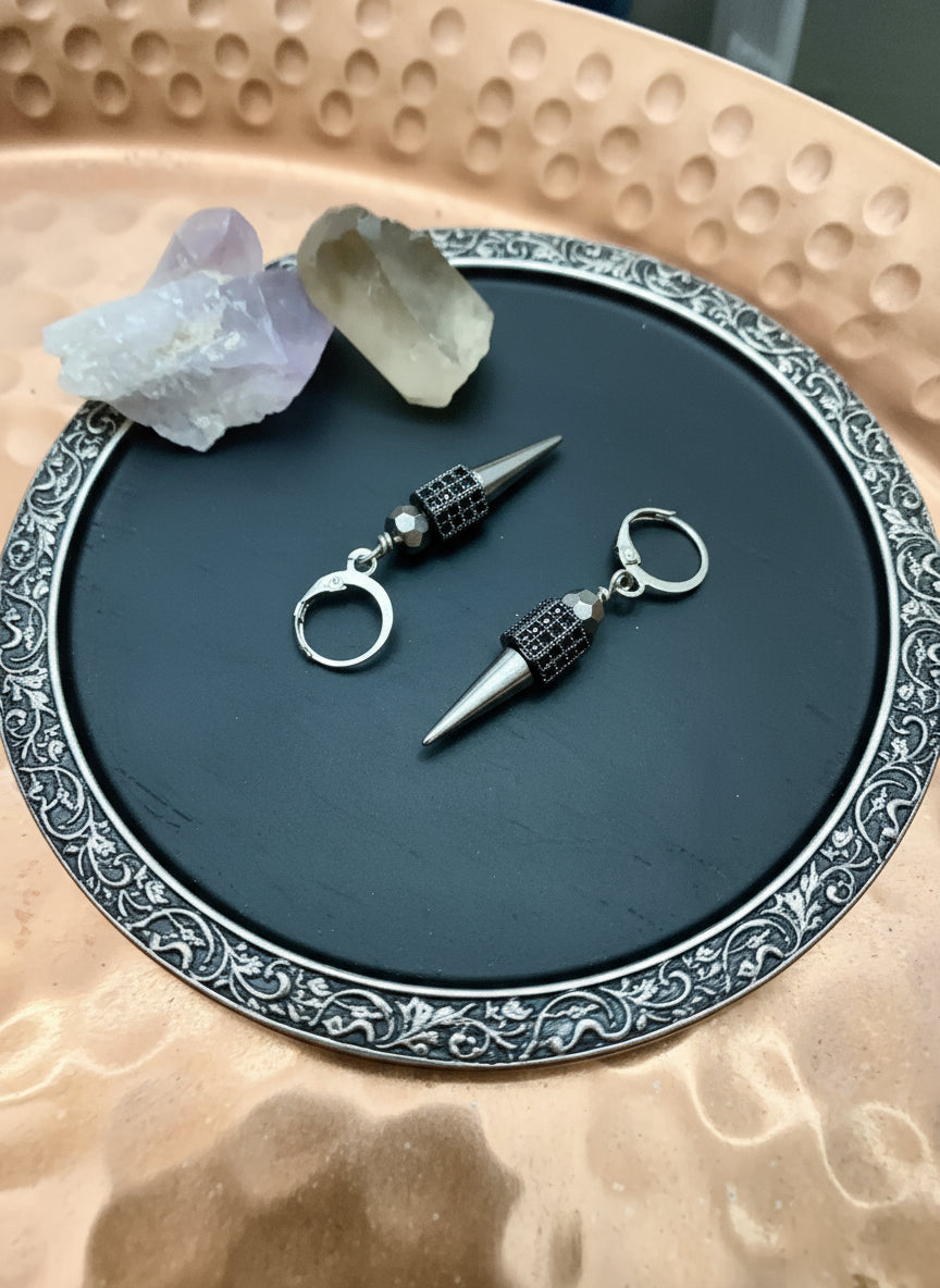 Fallen Night - Earrings | Silver Spike Drops
